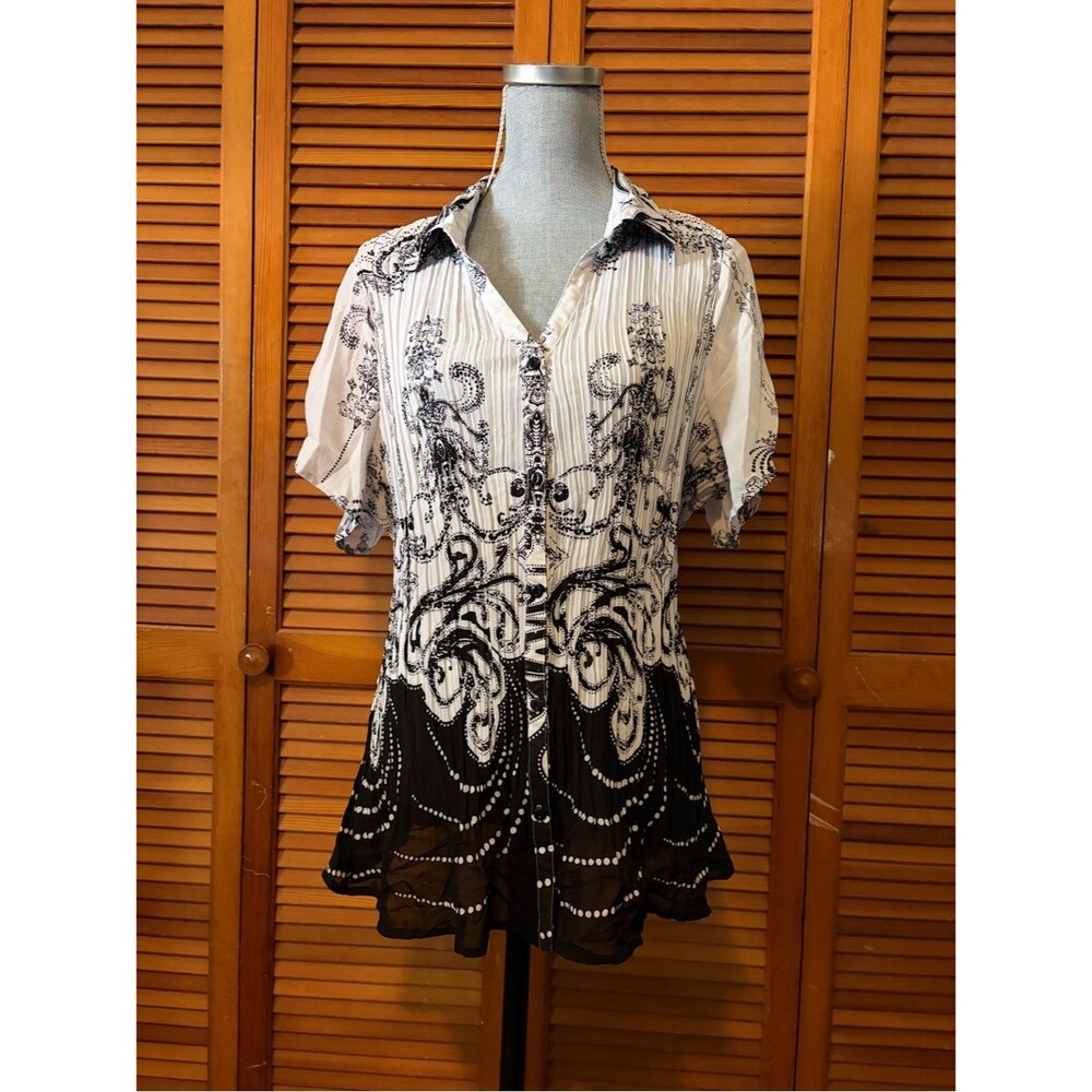 Y2K Black & White Paisley Button-Front Pleated Stretch Top